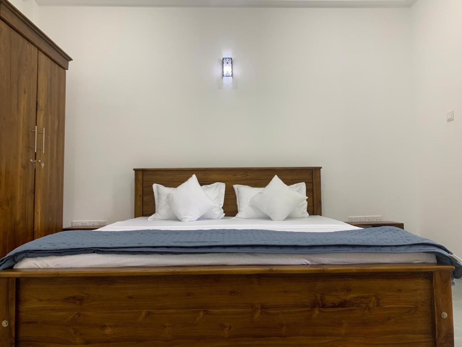 Sebastian Transit Villa With Free Shuttle Service To Airport Kotugoda المظهر الخارجي الصورة