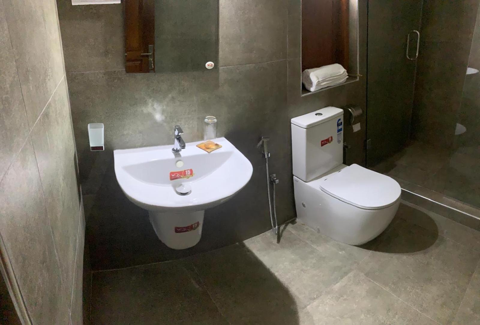 Sebastian Transit Villa With Free Shuttle Service To Airport Kotugoda المظهر الخارجي الصورة